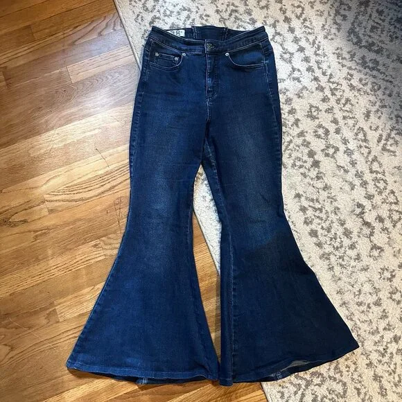 FREE PEOPLE We The Free CRVY Ma Cherie Bell Bottom Jean | 28 | super flare denim - Picture 2 of 12